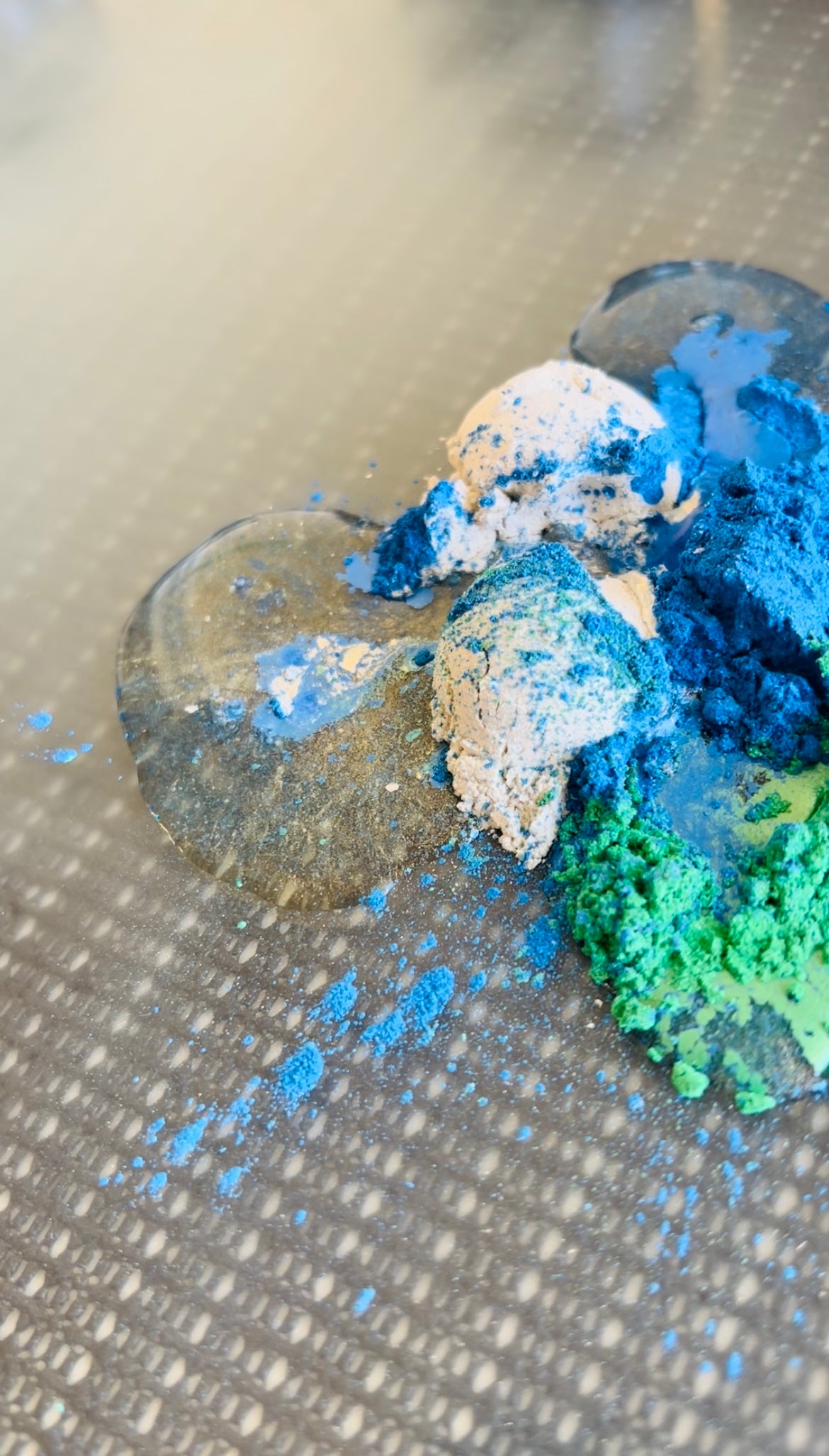 Metallic watercolour paint